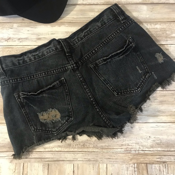 ‼️FREE PEOPLE Black Distressed Cut Off Shorts 26‼️ - Picture 7 of 8